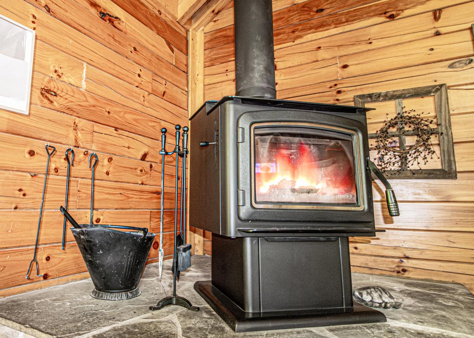 Love Me Tender Studio Cabin Sevierville Room photo